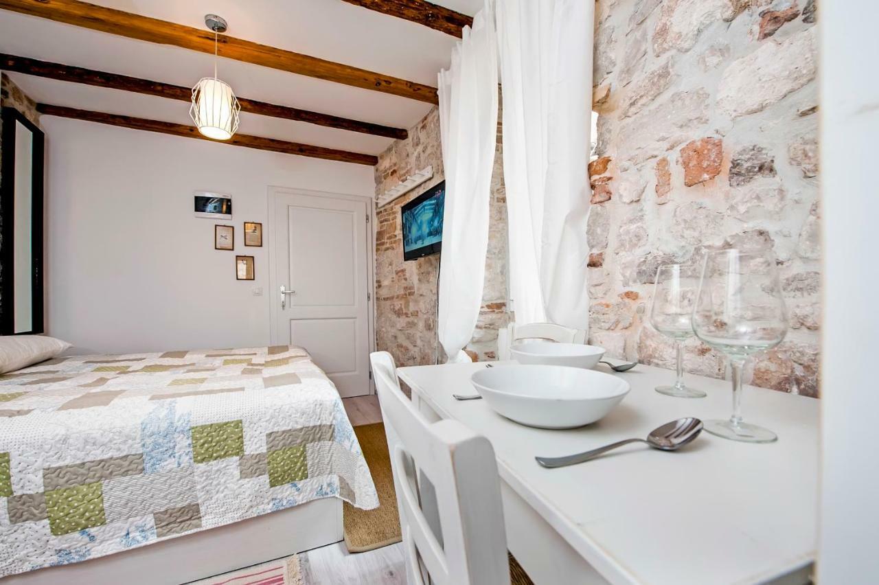 Apartment&Studio CA’ 3 VIE Rovigno Esterno foto