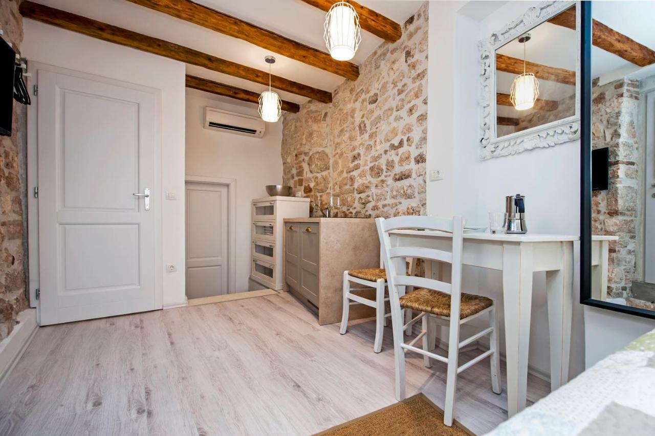 Apartment&Studio CA’ 3 VIE Rovigno Esterno foto