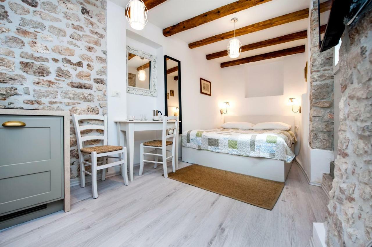 Apartment&Studio CA’ 3 VIE Rovigno Esterno foto